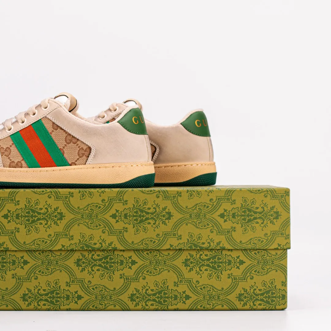 Factory price 580 [Higher version] GUCCI casual sports distressed small dirty shoes, polished cowhide fabric, hand-made distressed effect!  Original terry cloth, delicate, soft, comfortable and breathable. Privately molded steel-stamped two-color original TPU outsole (lower layer is wider, upper layer is narrower) to differentiate the wrong version of the outsole in the market. Fabric, material, outsole, detail comparison SIZE: 34-41, 38-45 regular size (women's 34, 41, men's 38, 45 customized, non-returnable and non-exchangeable) (women's colors and men's models need to be customized)